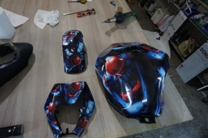 oklejenie elementów motoru Fototapety, reklama na pojazdach, reklama wizualna, szkło dekoracyjne